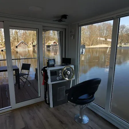 Hausboot-urlaub24 De - Muritz, Festliegend Mit Sauna - Beiboot Buchbar 船上ホテル Buchholz