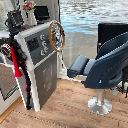Hausboot-urlaub24 De - Muritz, Festliegend Mit Sauna - Beiboot Buchbar *