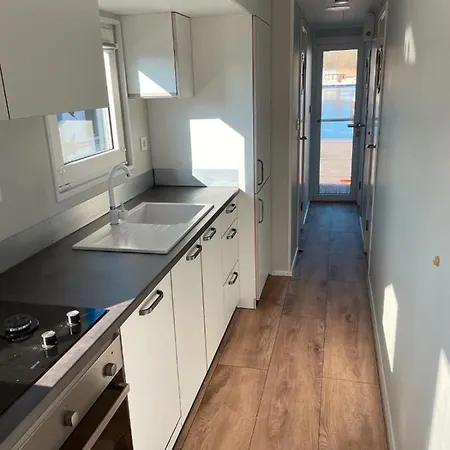 Hausboot-urlaub24 De - Muritz, Festliegend Mit Sauna - Beiboot Buchbar 船上ホテル Buchholz