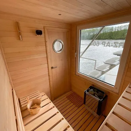 Hausboot-urlaub24 De - Muritz, Festliegend Mit Sauna - Beiboot Buchbar